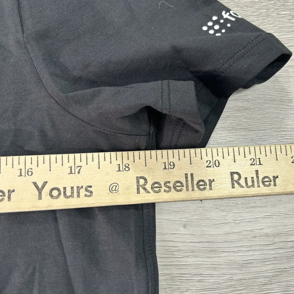 NEW Set of 2 Lululemon Shirt Womens 6 Small Black Crew Neck Stretch Tee